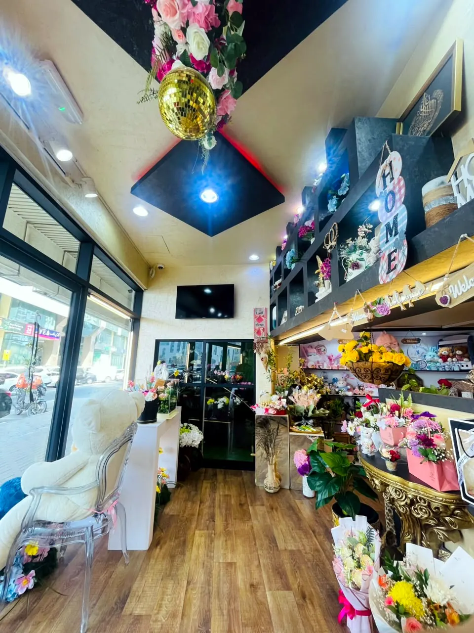 Interior of Madinat Al Zehour with real flower and gift displays